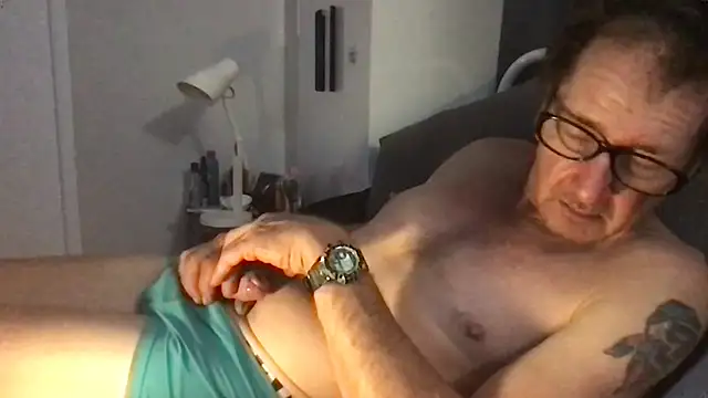 MrBombasticxxx online show from July 23, 7:44 pm