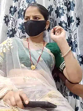 lovelypooja93 online show from July 6, 3:14 am