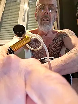 XXX666HEIL online show from May 7, 4:07 pm
