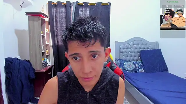 gomitaboy1 online show from May 14, 6:50 pm