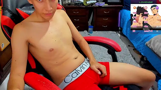 gomitaboy1 online show from August 4, 7:29 pm
