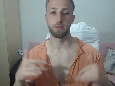 BlondEagleMuscle online show from May 6, 7:58 pm