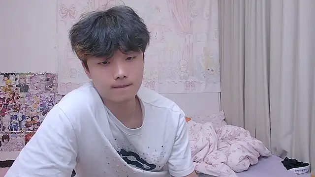 icecream-002 online show from May 11, 11:45 am