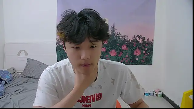 icecream-002 online show from May 8, 11:43 am