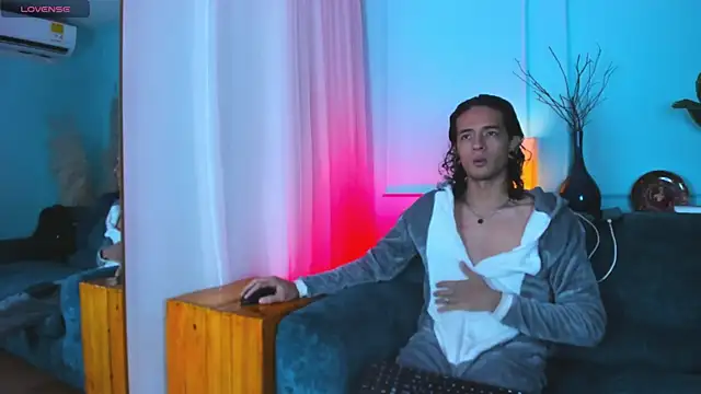 Skinny Mac online show from July 26, 3:31 pm