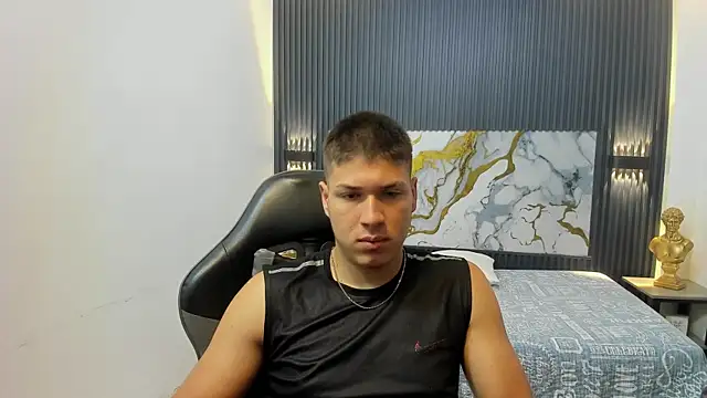 AlessandroFranco online show from May 21, 1:26 pm