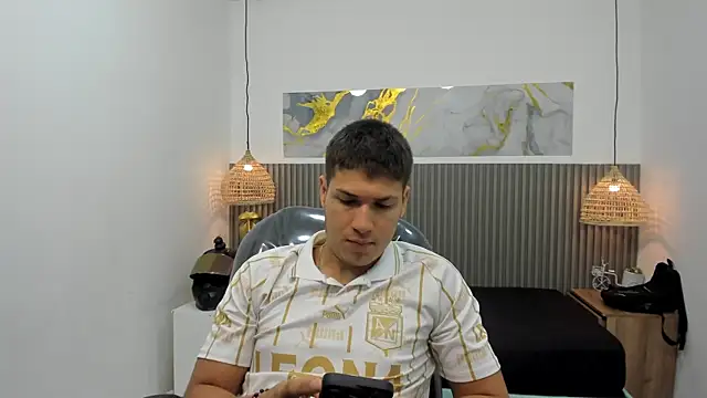 AlessandroFranco online show from May 16, 1:20 pm