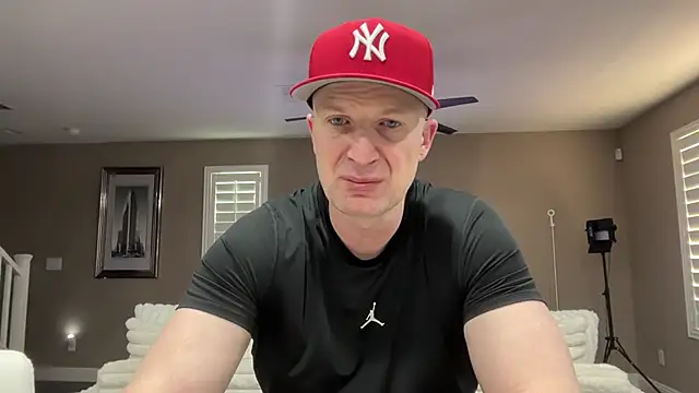 Naughty Ken Barbie-69 online show from May 14, 9:57 pm