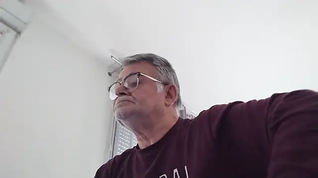 oura online show from May 12, 6:55 am