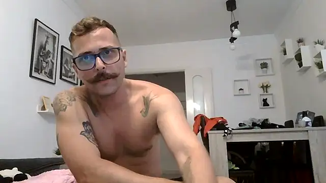 yanick931 online show from August 5, 9:42 pm