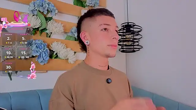 Luca Prince  online show from April 29, 3:44 am