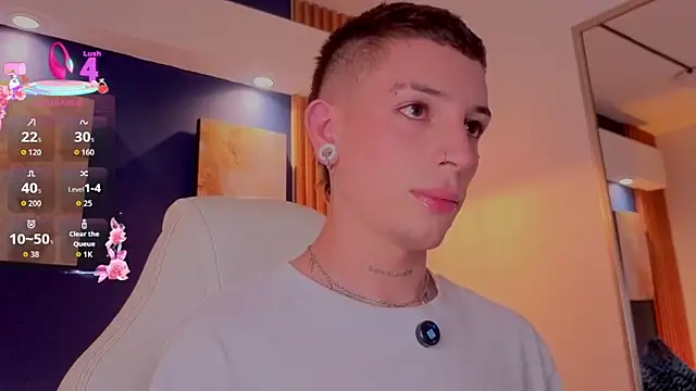 Luca Prince  online show from April 23, 3:44 am