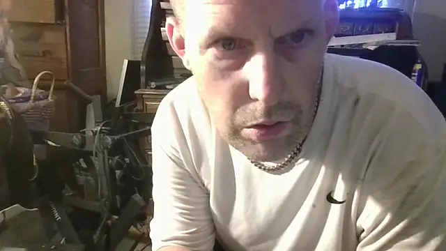 strokingjoe14585 online show from May 26, 11:34 pm