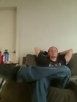 yourMasterisBored online show from May 8, 1:22 pm