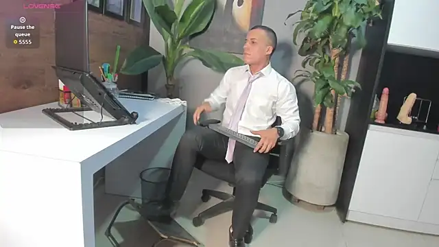 Enzoo98  online show from May 1, 12:04 am