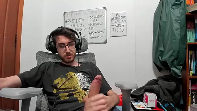 4rthurTV online show from May 26, 1:23 am
