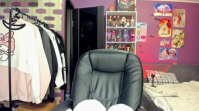 sweet peach    online show from July 15, 7:20 pm