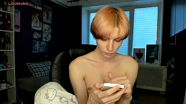 sweet peach    online show from June 1, 6:30 pm