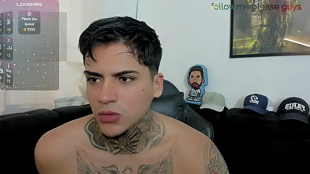 sweetlatinoboy online show from May 15, 1:19 pm