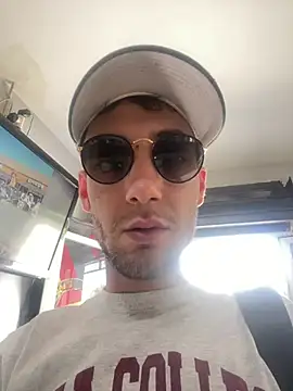 alextn22 online show from June 12, 11:08 am