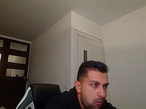 BryceReign online show from May 20, 4:19 am