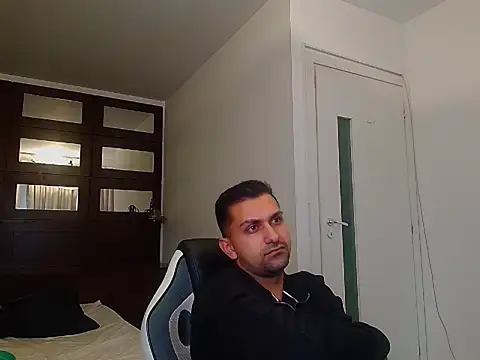 BryceReign online show from May 17, 10:44 am