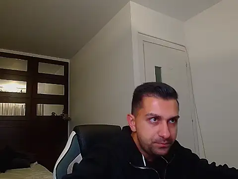 BryceReign online show from May 19, 3:57 am