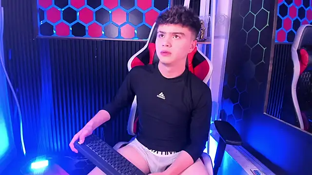 Ian Stone  online show from July 3, 1:06 pm