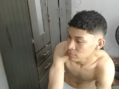 mastercum28 online show from June 9, 4:36 am