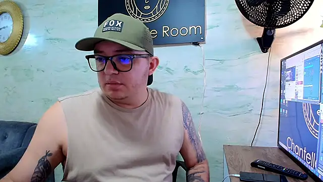 maximo daddy online show from May 7, 1:44 pm