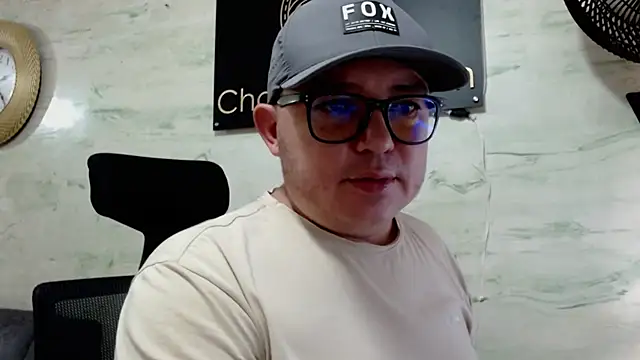 maximo daddy online show from May 13, 7:22 pm