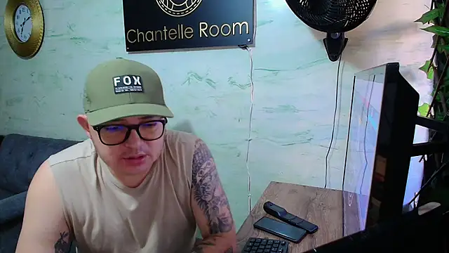 maximo daddy online show from April 22, 12:10 pm