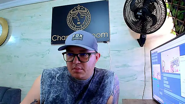maximo daddy online show from May 8, 2:06 pm