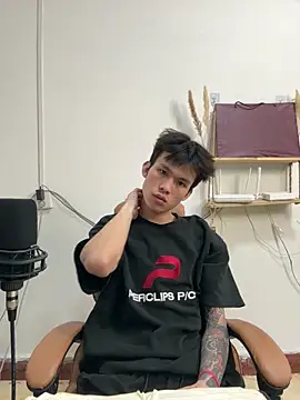 zzzzppp3 online show from April 20, 2:25 am