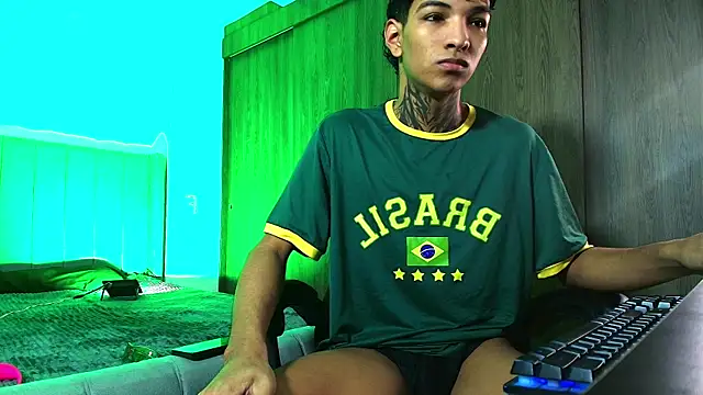 im Usuga online show from May 19, 11:05 am