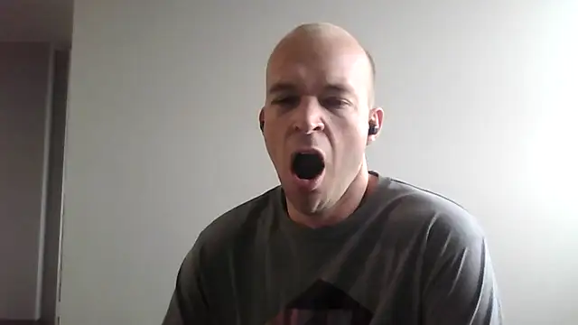 Luke James online show from April 1, 7:22 pm