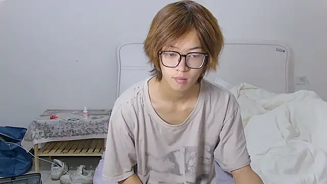 buding-001 online show from July 8, 11:03 am