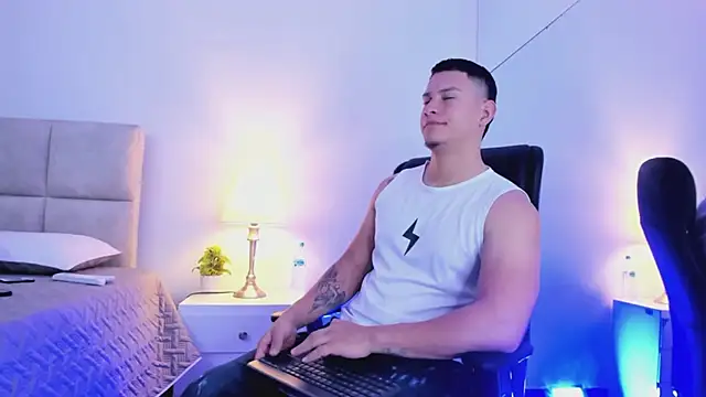 Chriss Diamond online show from May 21, 8:35 pm