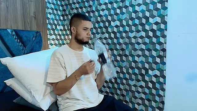Joaho Fernandez online show from July 29, 8:52 pm