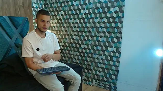 Joaho Fernandez online show from May 11, 8:39 pm
