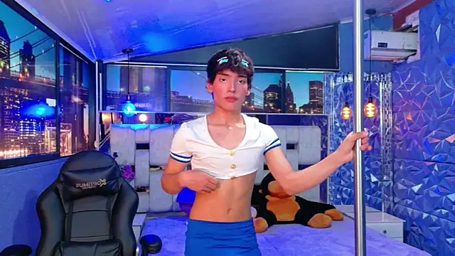 IsaacNovaa online show from April 30, 9:08 pm