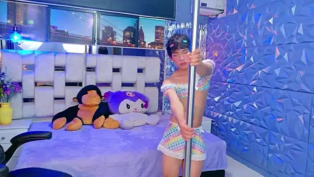IsaacNovaa online show from April 25, 1:41 pm