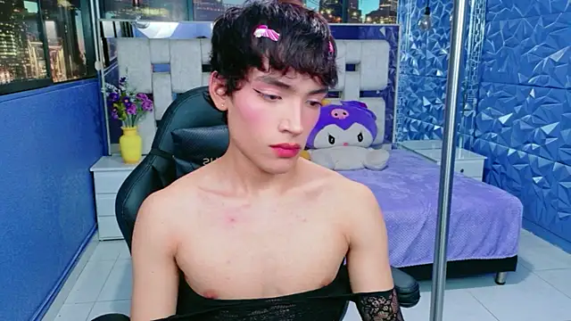 IsaacNovaa online show from April 28, 7:51 pm