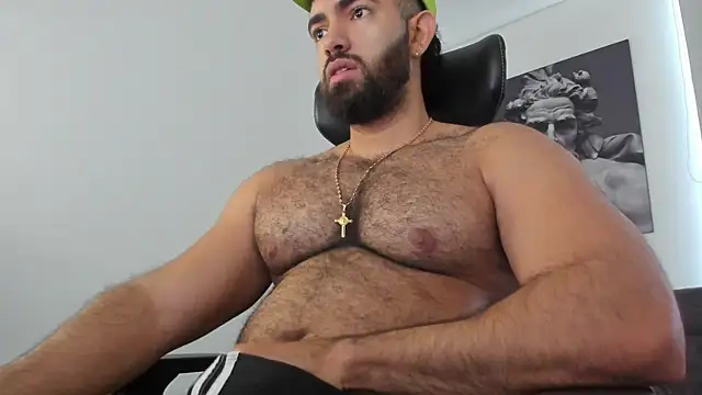 simonleon27 online show from August 1, 1:10 pm