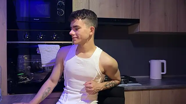 MaxWoolf online show from June 3, 2:33 pm