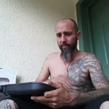 tainted95 online show from April 23, 7:49 pm