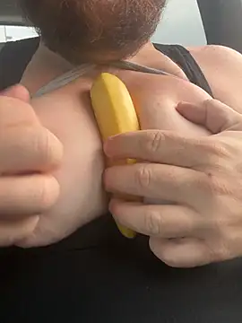 hugemanbreasts online show from July 26, 11:07 am