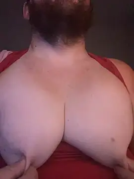 hugemanbreasts online show from July 30, 4:34 am