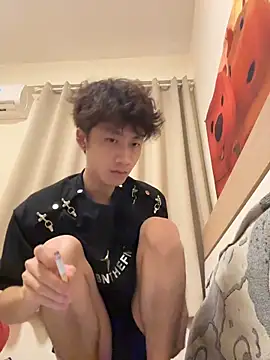 sexyboy-3525 online show from May 22, 2:33 pm