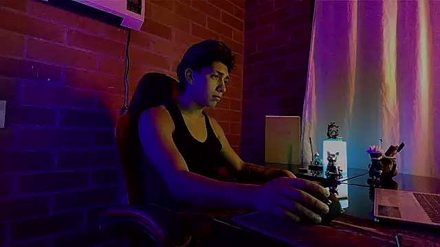 ethann2  online show from June 22, 5:24 am